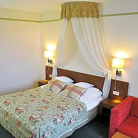 Ahotel 2*