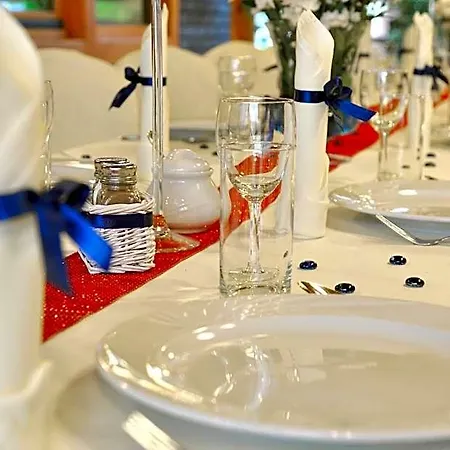 Hotel Ahotel 2*
