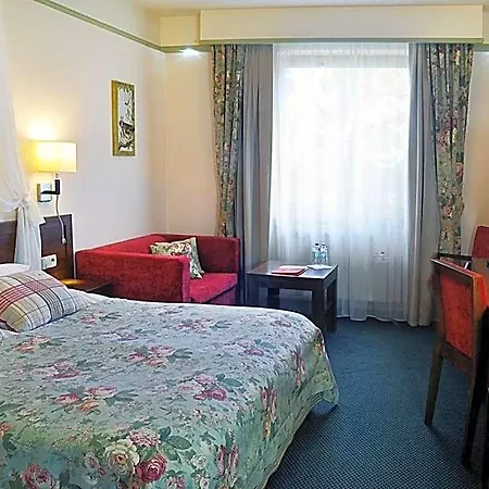 Ahotel Hotel 2*