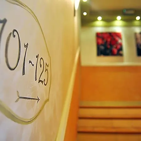 Ahotel Hotel 2*